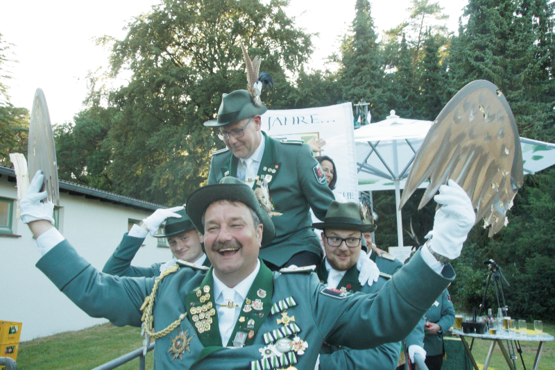 Ulrich Geßwein schießt<br />
den Vogel ab